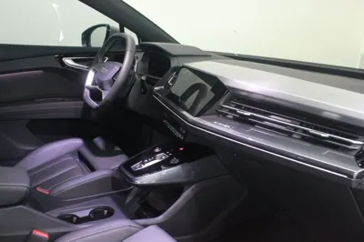 Audi Q4 e-tron 2025, 10050 км, за 65636.08 USD - фото 17