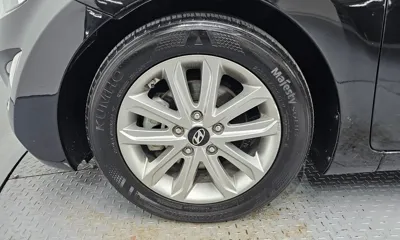 Hyundai Avante 2016, 100832 км, за 3255.84 USD