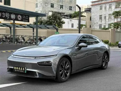 Xpeng P7 · 2023 год