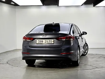 Hyundai Avante 2018, 114617 км, за 4553.75 USD