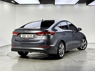 Hyundai Avante 2018, 114617 км, за 4553.75 USD