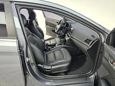 Hyundai Avante 2018, 114617 км, за 4551.67 USD - фото 11