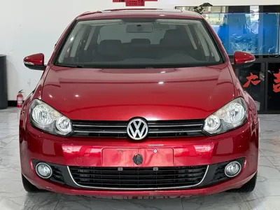 Volkswagen Golf 2012, 120000 км, за 2928.14 USD