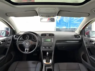 Volkswagen Golf 2012, 120000 км, за 2928.14 USD