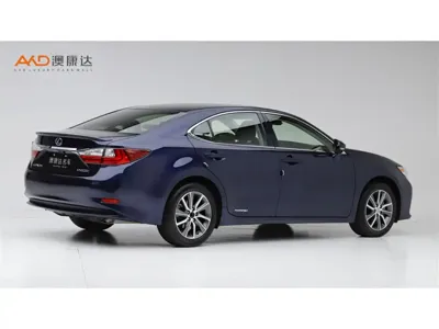 Lexus ES 2017, 38000 км, за 20305.67 USD