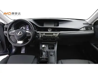 Lexus ES 2017, 38000 км, за 20305.67 USD