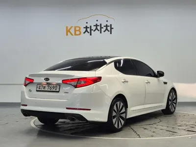 Kia K5 2012, 113000 км, за 2930.26 USD