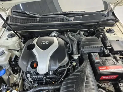 Kia K5 2012, 113000 км, за 2930.26 USD
