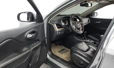 Jeep Cherokee 2016, 125650 км, за 4591.43 USD - фото 10