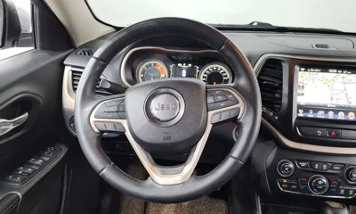 Jeep Cherokee 2016, 125650 км, за 4591.43 USD - фото 13