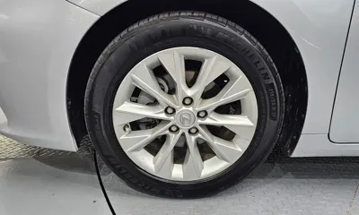 Lexus ES 2015, 126665 км, за 10603.7 USD