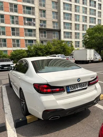 BMW 5-Series 2022, 66374 км, за 26058.65 USD