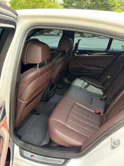 BMW 5-Series 2022, 66374 км, за 26058.65 USD - фото 6