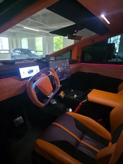 Tesla Cybertruck · 2024 год
