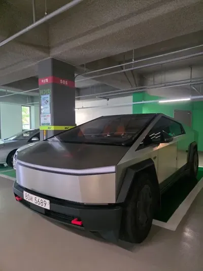 Tesla Cybertruck 2024, 13854 км, за 90915.06 USD - фото 9