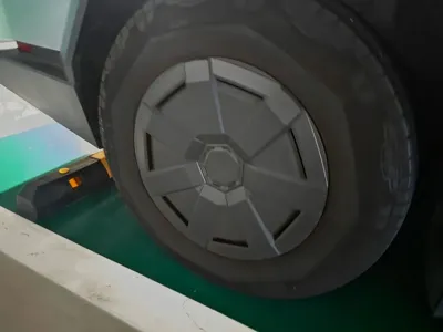 Tesla Cybertruck 2024, 13854 км, за 90915.06 USD - фото 11