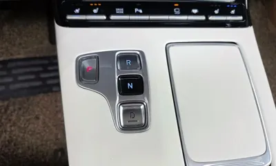 Hyundai Grandeur 2020, 30429 км, за 19755.53 USD - фото 9