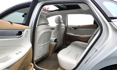 Hyundai Grandeur 2020, 30429 км, за 19755.53 USD - фото 12