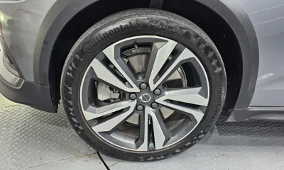 Volvo V60 2020, 56965 км, за 18232.72 USD