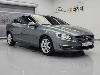 Volvo S60 2018, 134614 км, за 5399.43 USD