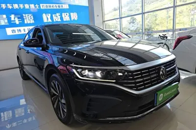 Volkswagen Passat 2025, 3300 км, за 22132 USD