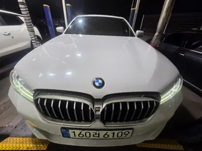 BMW 5-Series · 2021 год