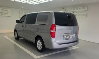 Hyundai Starex 2017, 185000 км, за 5144.23 USD