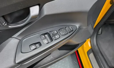 Hyundai Veloster 2018, 42855 км, за 9706.85 USD - фото 18