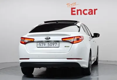 Kia K5 2013, 201466 км, за 2593.77 USD