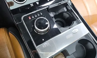 Land Rover Range Rover Velar 2018, 185101 км, за 16738.87 USD - фото 9