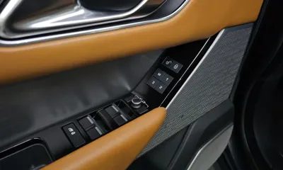 Land Rover Range Rover Velar 2018, 185101 км, за 16738.87 USD - фото 19