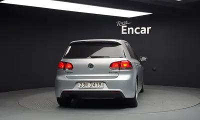 Volkswagen Golf 2013, 206677 км, за 2642.88 USD