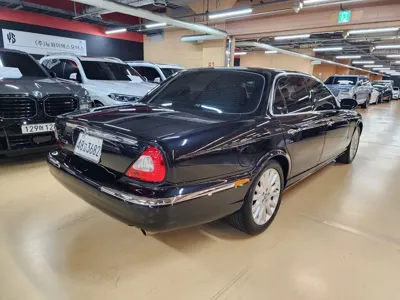 Jaguar XJ-6 2006, 184552 км, за 7817.59 USD