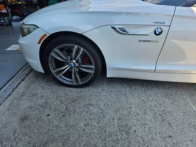BMW Z4 2011, 163027 км, за 11898.47 USD