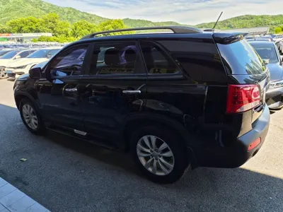 Kia Sorento 2012, 103275 км, за 4104.24 USD