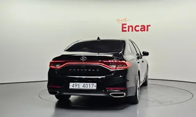 Hyundai Grandeur 2018, 137150 км, за 9641.7 USD