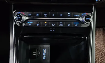 Hyundai Grandeur 2018, 137150 км, за 9641.7 USD - фото 19