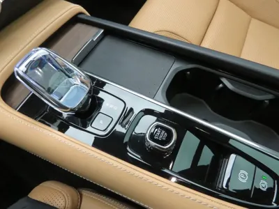 Volvo S90 2024, 15808 км, за 31125.8 USD - фото 9