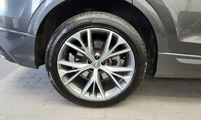 Audi Q8 2020, 130600 км, за 35612.81 USD