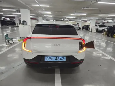 Kia EV6 2023, 100948 км, за 7791.54 USD