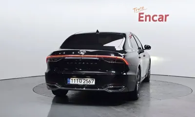 Hyundai Grandeur 2022, 70063 км, за 16612.39 USD