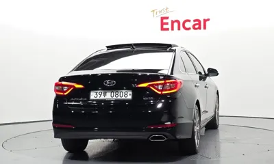 Hyundai Sonata 2016, 97616 км, за 7491.86 USD