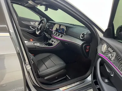 Mercedes-Benz E-Class 2022, 49728 км, за 28754.65 USD - фото 14