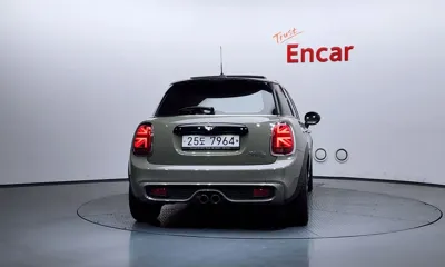 MINI Cooper 2019, 74298 км, за 11562.6 USD
