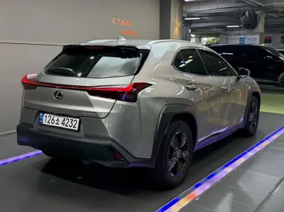 Lexus UX 2024, 42679 км, за 22974.92 USD