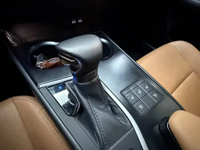 Lexus UX 2024, 42679 км, за 22974.92 USD - фото 11
