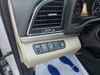 Hyundai Avante 2016, 49104 км, за 8008.4 USD - фото 11