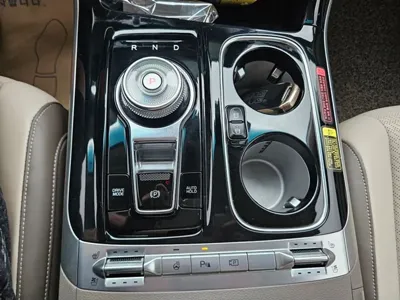 Kia Canival 2023, 72454 км, за 23387.63 USD - фото 9