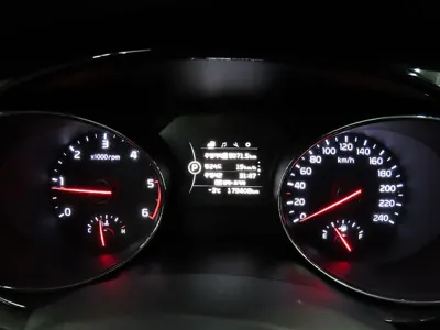 Kia Canival 2016, 179140 км, за 5842.2 USD - фото 8
