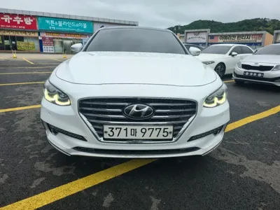 Hyundai Grandeur 2018, 120000 км, за 11205.22 USD
